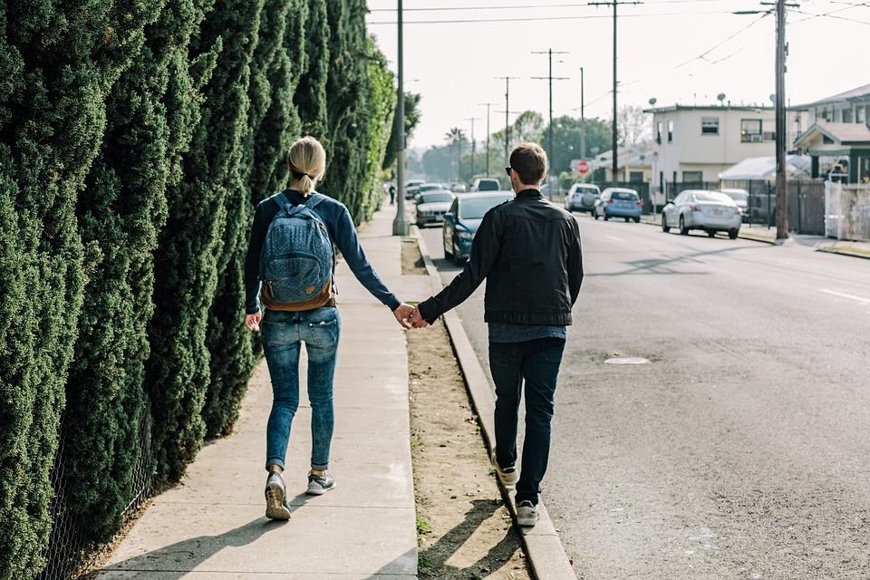 如何挽回女朋友,情商高的男人挽回女朋友方法